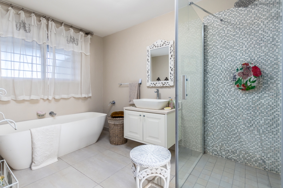 2 Bedroom Property for Sale in Table View Western Cape